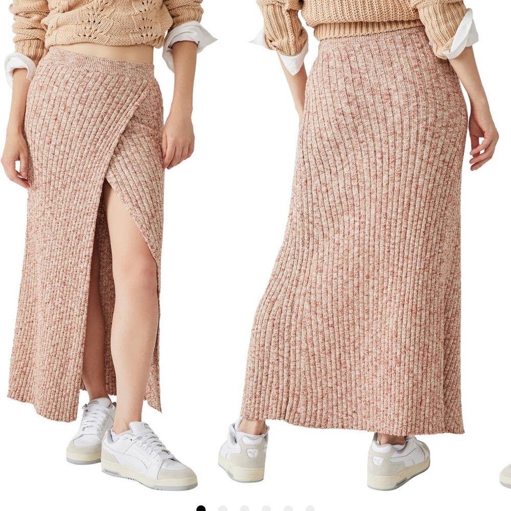 Free People Ribbed Skirt. EUC - worn once! Size Medium